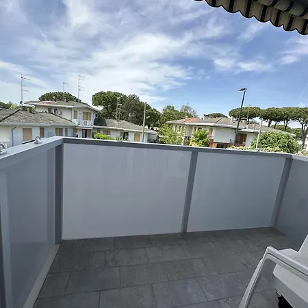 Апартаменти Comfortable Flat Near The And Luna Park