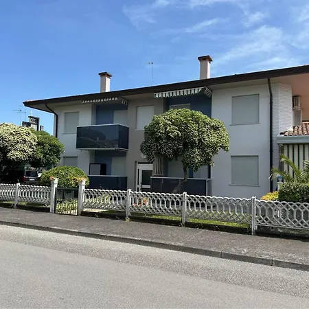 Апартаменти Comfortable Flat Near The And Luna Park *