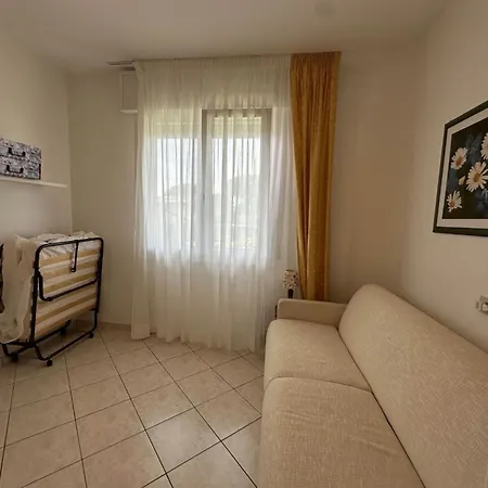 Апартаменти Comfortable Flat Near The And Luna Park *